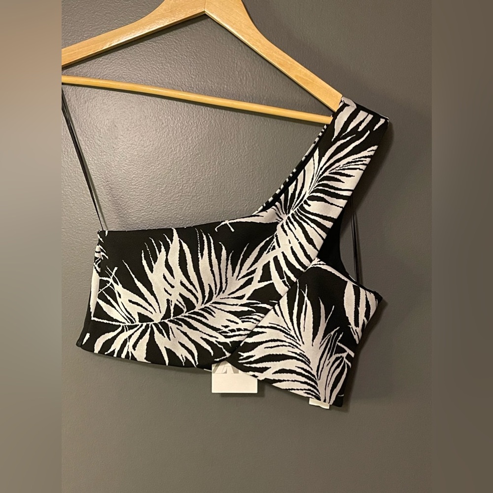 Zara crop top size L